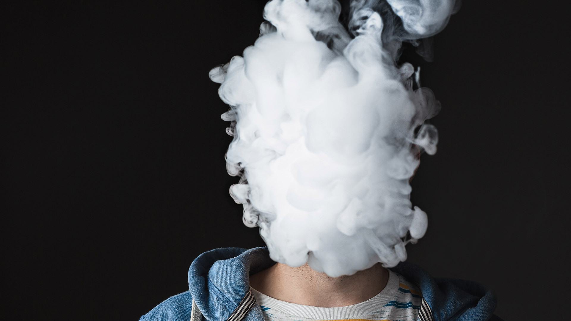 E Cigarette i Stock 687441698