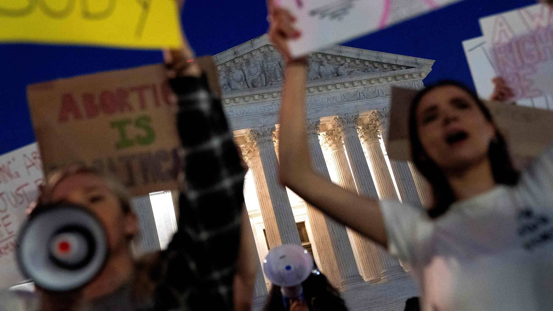 pro-choice demonstrators in front of Supreme Court
