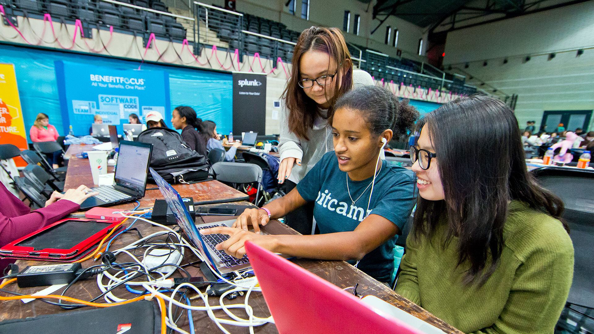 Hackathon Girl Females 11072015 5864 1920x1080
