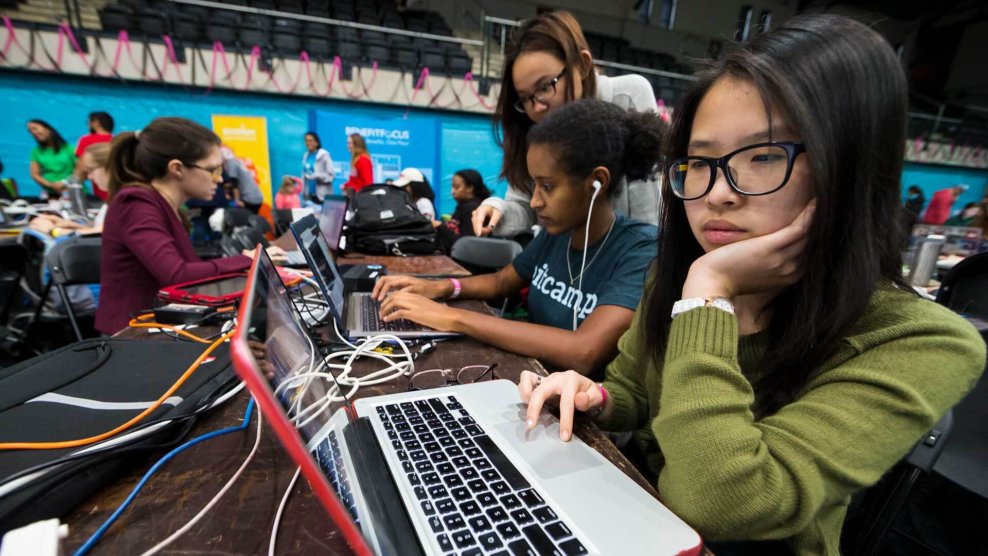 Hackathon Girl Females 11072015 5881 1920x1080