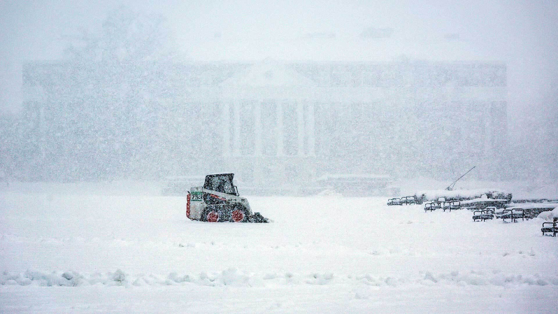 Mc Keldin Mall Snow 0113019 SC 9404 1920x1080