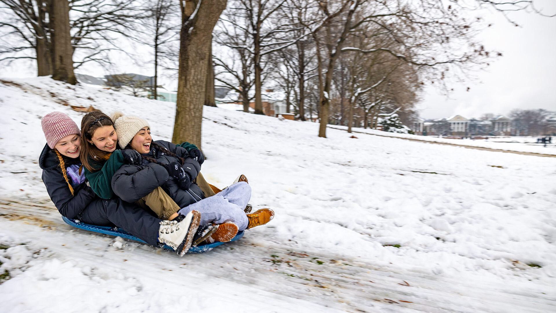 Students Mall Snow 02122025 RS 3720 1920x1080