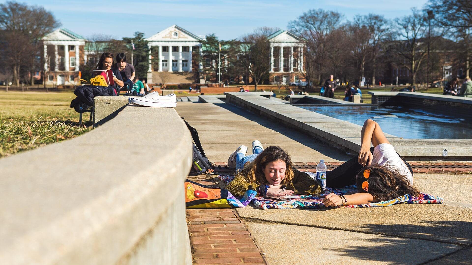 Students Outdoors 02052019 7736 1920x1080 min