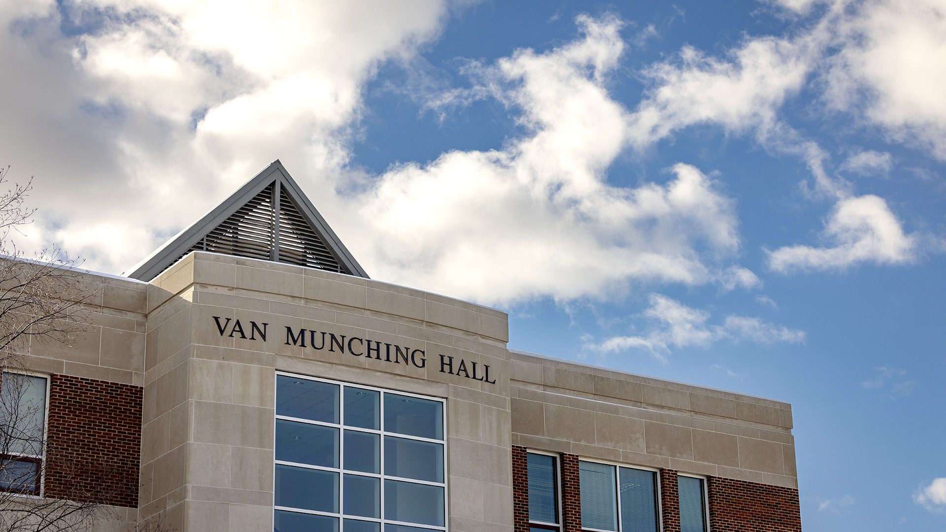 Van Munching Hall Snow 01072025 JC 9281 1920x1080