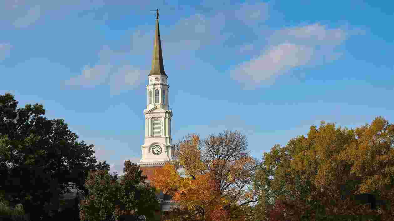 Campus Outoors Fall 10262022 SC 5384 1920x1080 Thumbnail