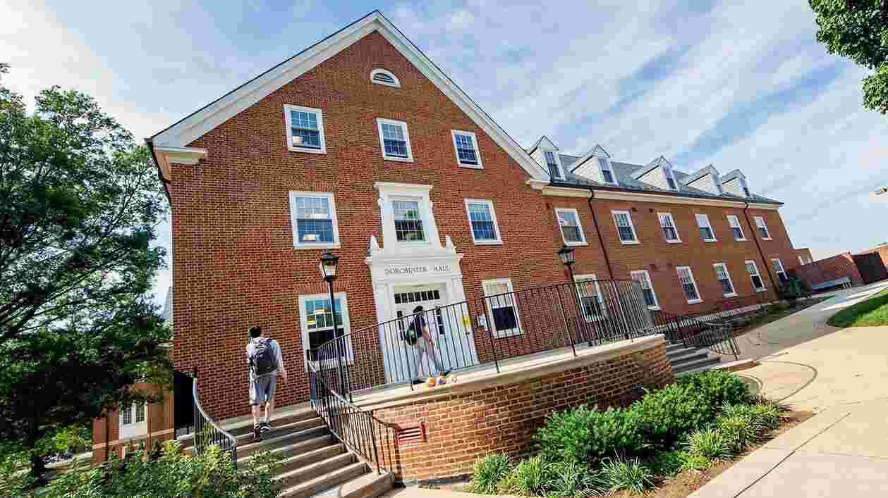 Dorchester Hall Students 10142021 JC 2377 1920x1080 Thumbnail