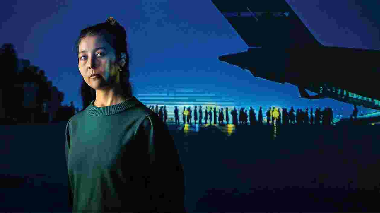 Fatema Hosseini Projection Portrait JC 0868 1920x1080 Thumbnail