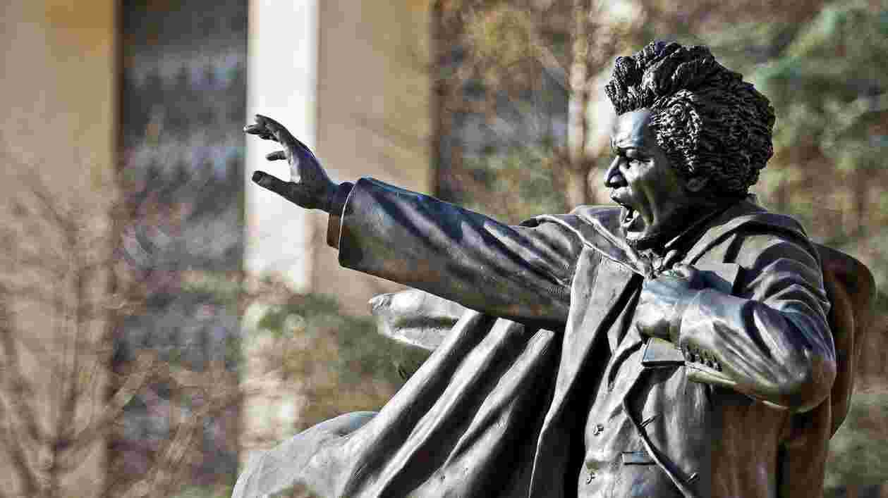 Frederick Douglass Square 02022017 0352 1920x1080 Thumbnail