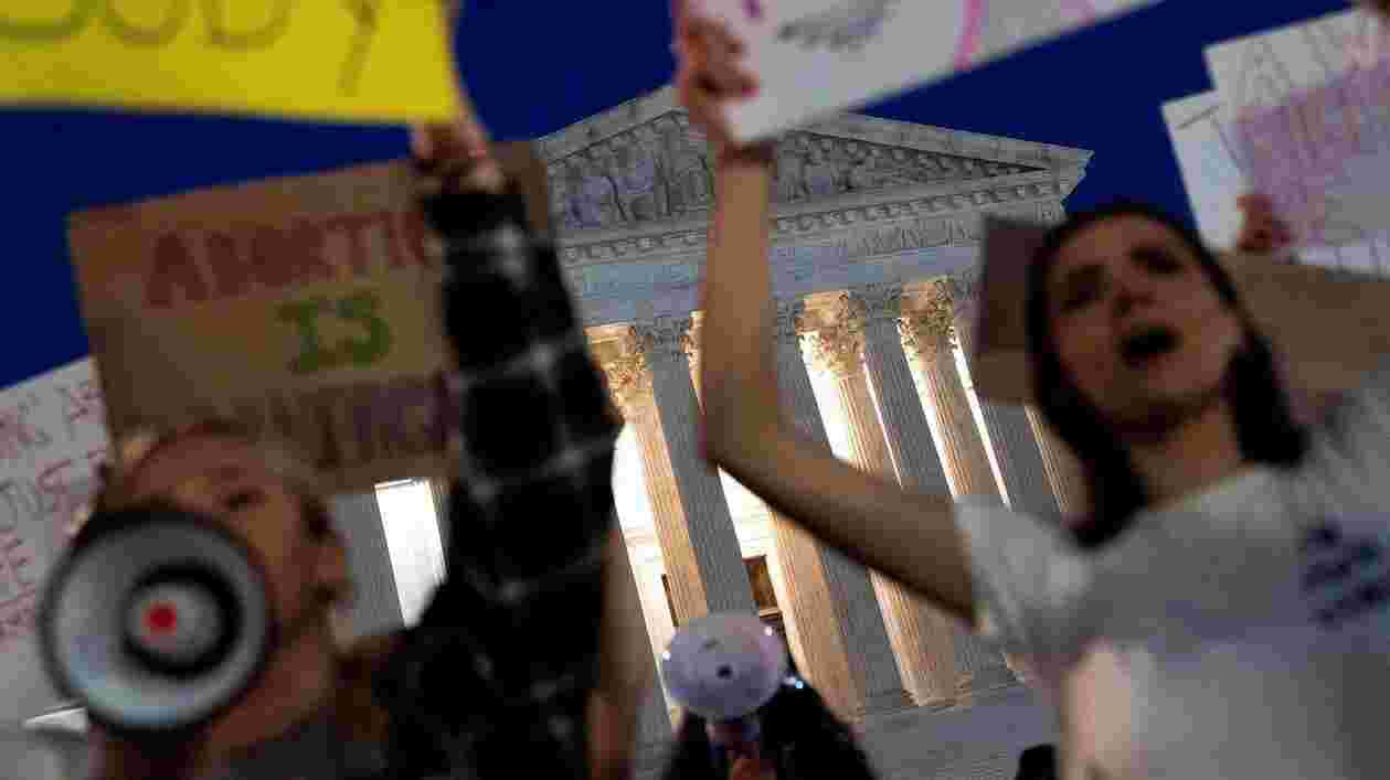 pro-choice demonstrators in front of Supreme Court