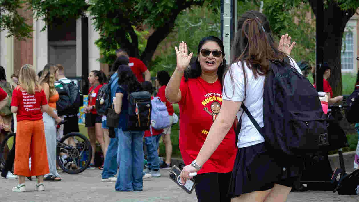 Hugsand High Fives MT 05082025 SC 6162 1920x1080 Thumbnail