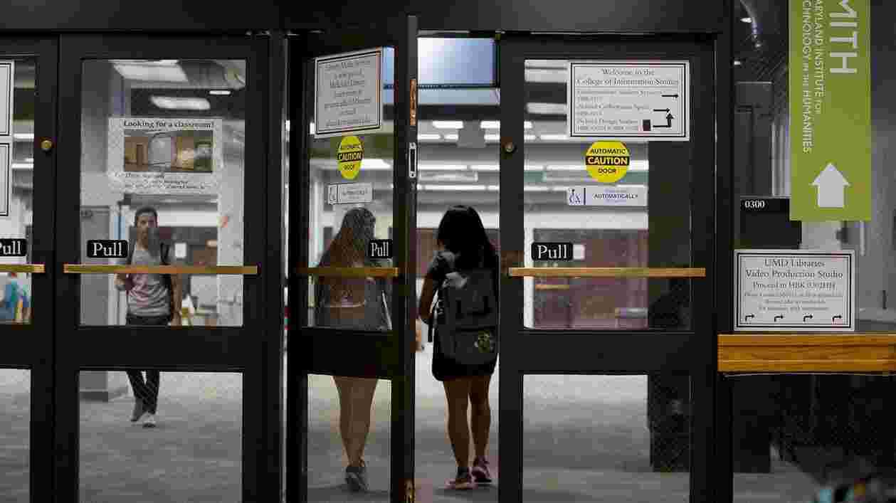 I School 8392 SC 1920x1080 Thumbnail