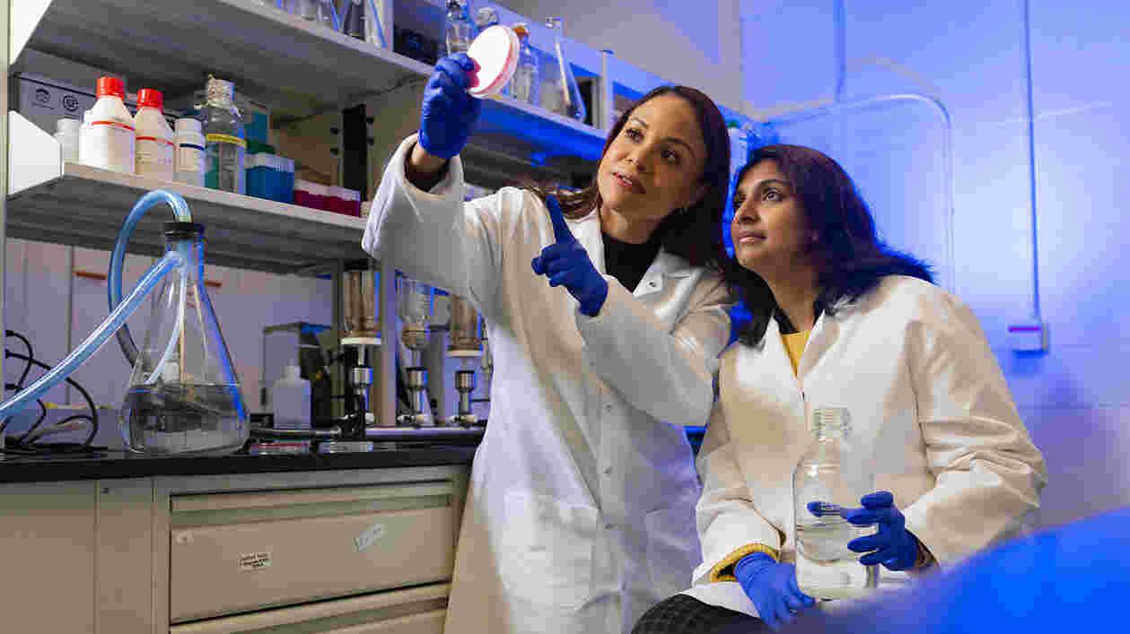 Leena Malayil Rianna Murray Water Lab Do Good working 02202024 JC 9735 1920x1080 Thumbnail