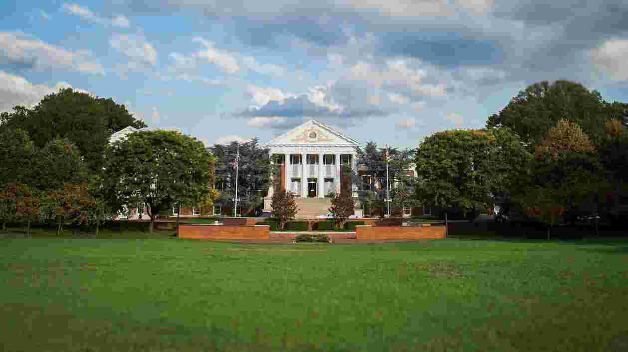 Main Admin Mall 10142011 1698 WEB Thumbnail