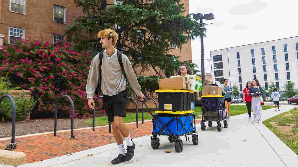 Move In Students 08212025 DS 5841 1920x1080 Thumbnail
