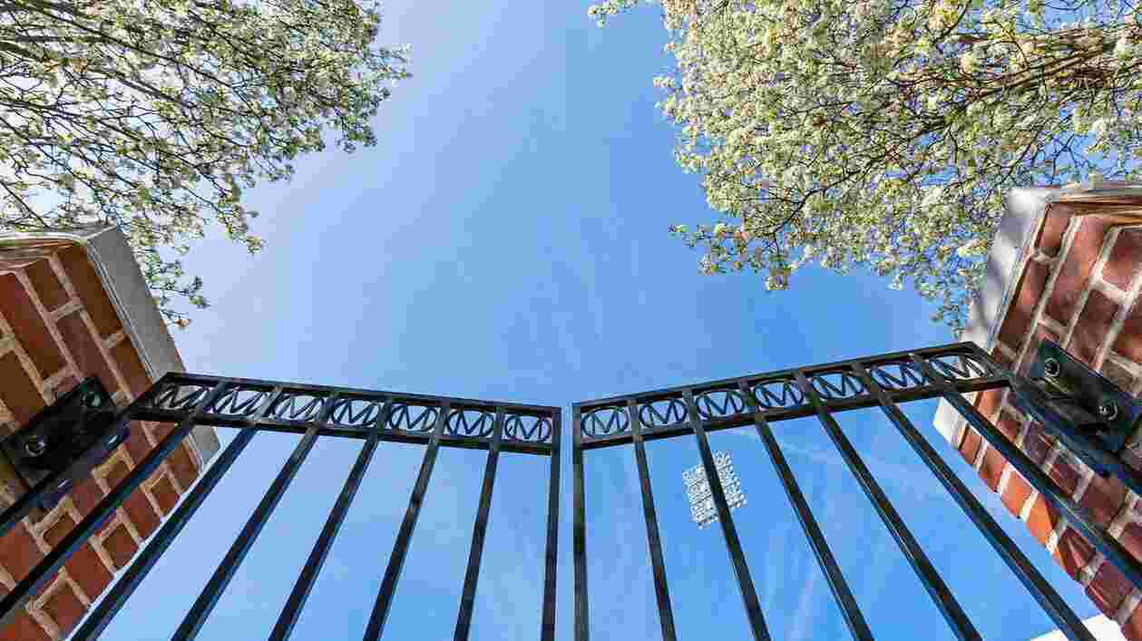 Moxley Gardens 03262020 JC 4667 1920x1080 Thumbnail