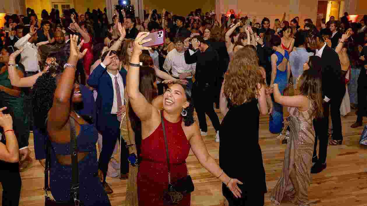 Prom Classof2024 05102024 SC 2069 1920x1080 Thumbnail