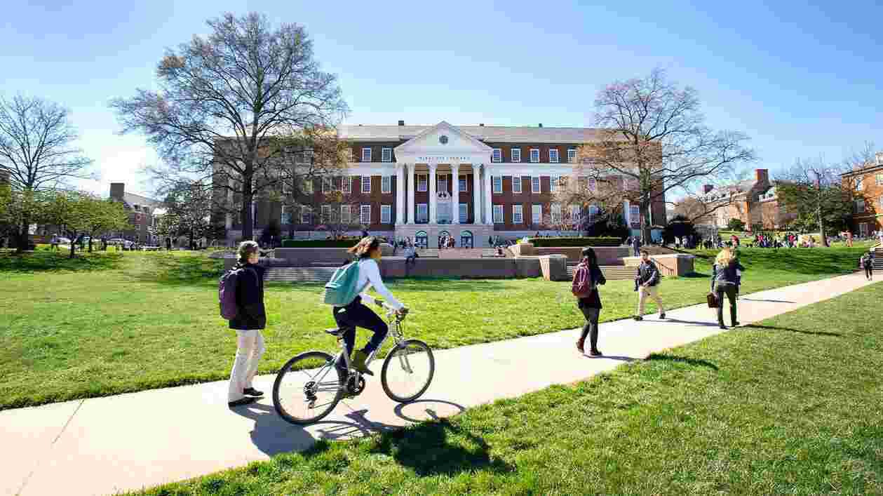 Students Mall 03292016 9844 1920x1080 Thumbnail