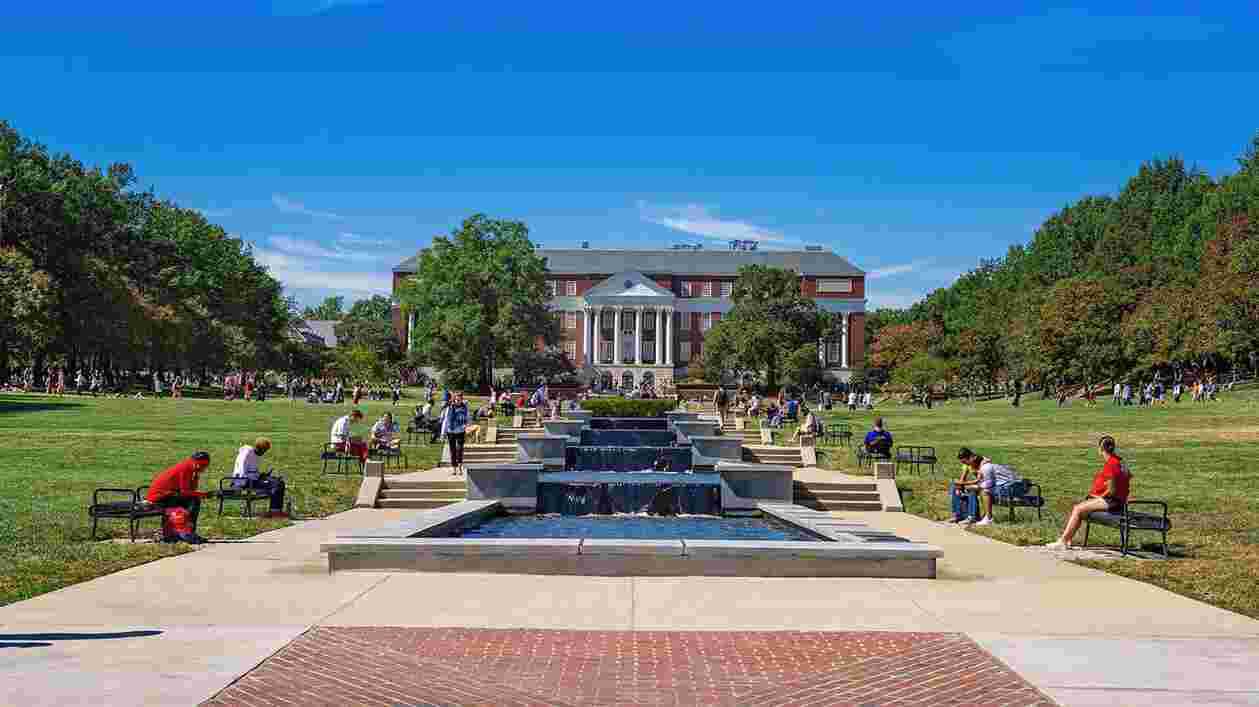 Students Mall 09192019 0726 1920x1080 min Thumbnail