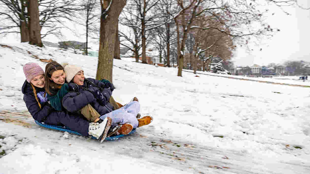 Students Mall Snow 02122025 RS 3720 1920x1080 Thumbnail