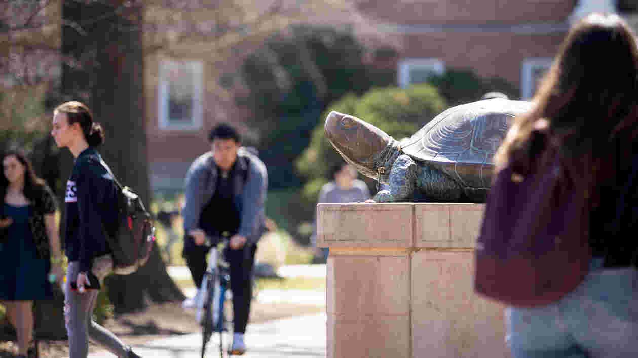 Students Outdoors 03162022 SC 4164 1920x1080 Thumbnail