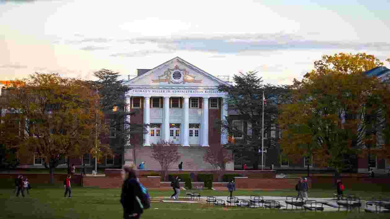 Students Outdoors 11152021 SC 9355 1920x1080 Thumbnail