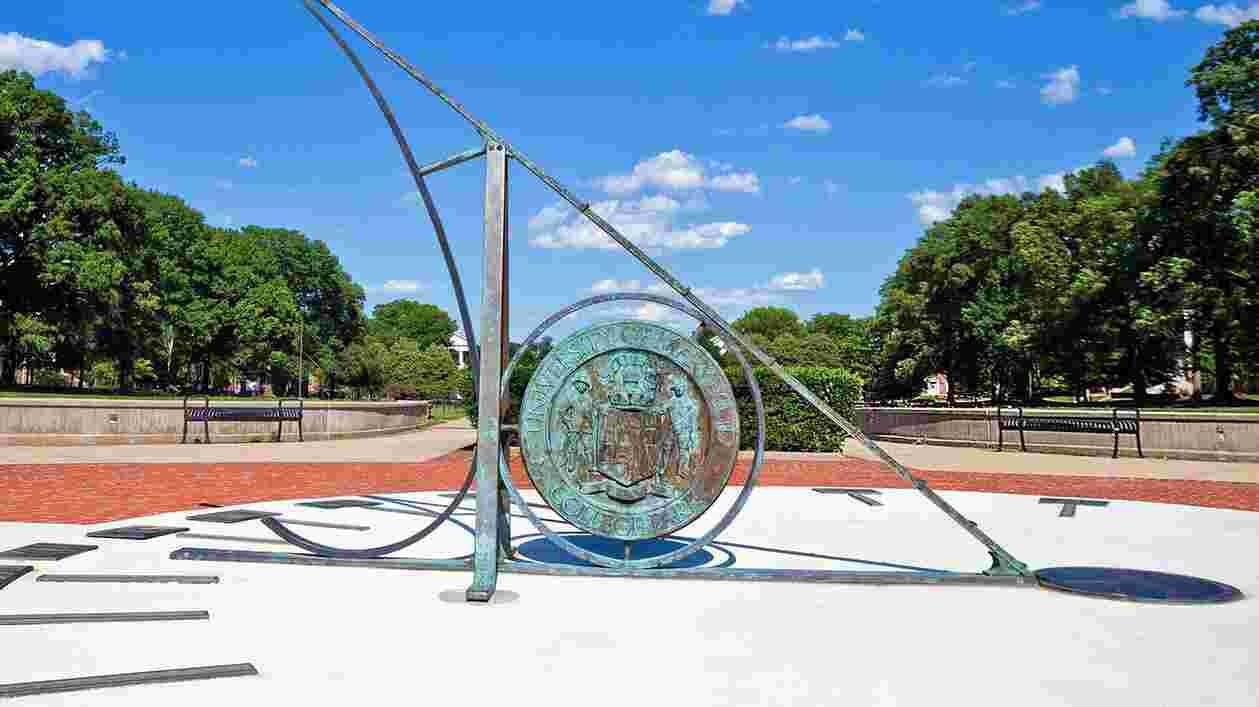 Sundial 06012017 0218 1920x1080 min Thumbnail