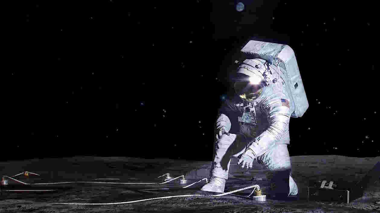 Artemis astronaut with instrument 1920x1080 1 Thumbnail