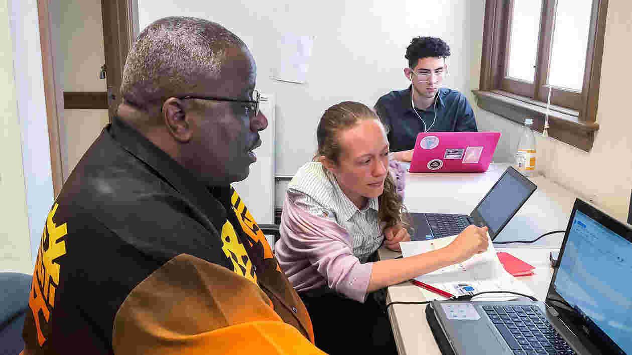 I School IMG 0863 web Thumbnail