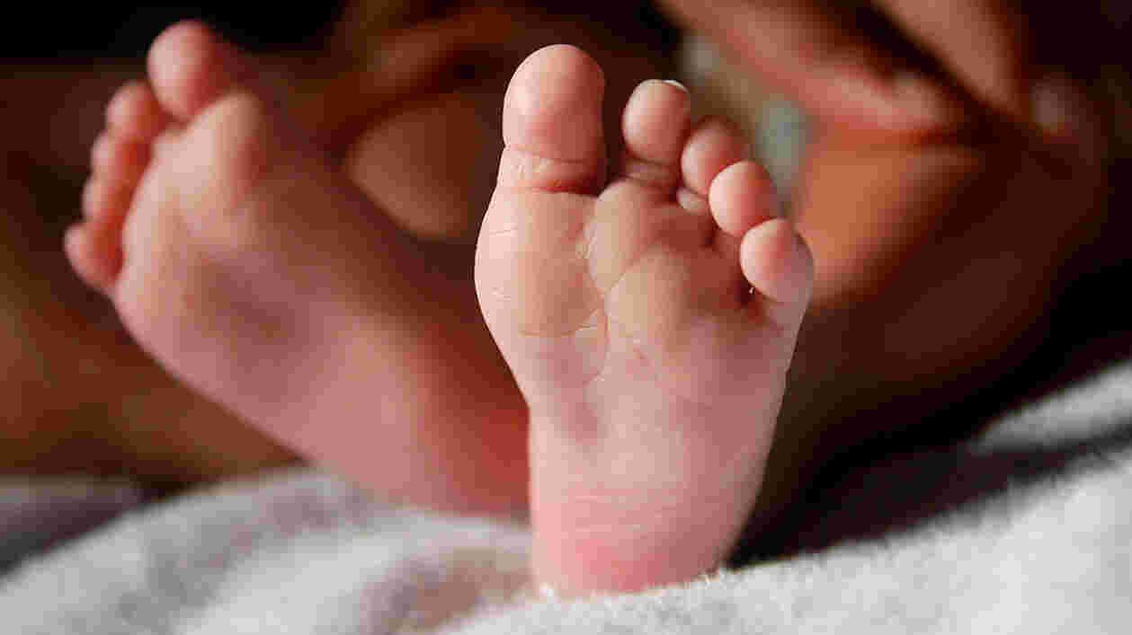 Newbornbabyfeet 1920x1080 Thumbnail