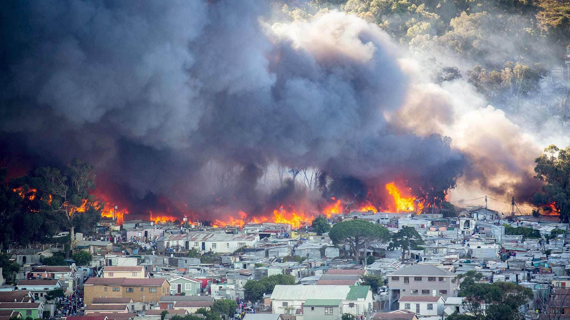 Fire sweeps through Cape Town South Africa in 2017