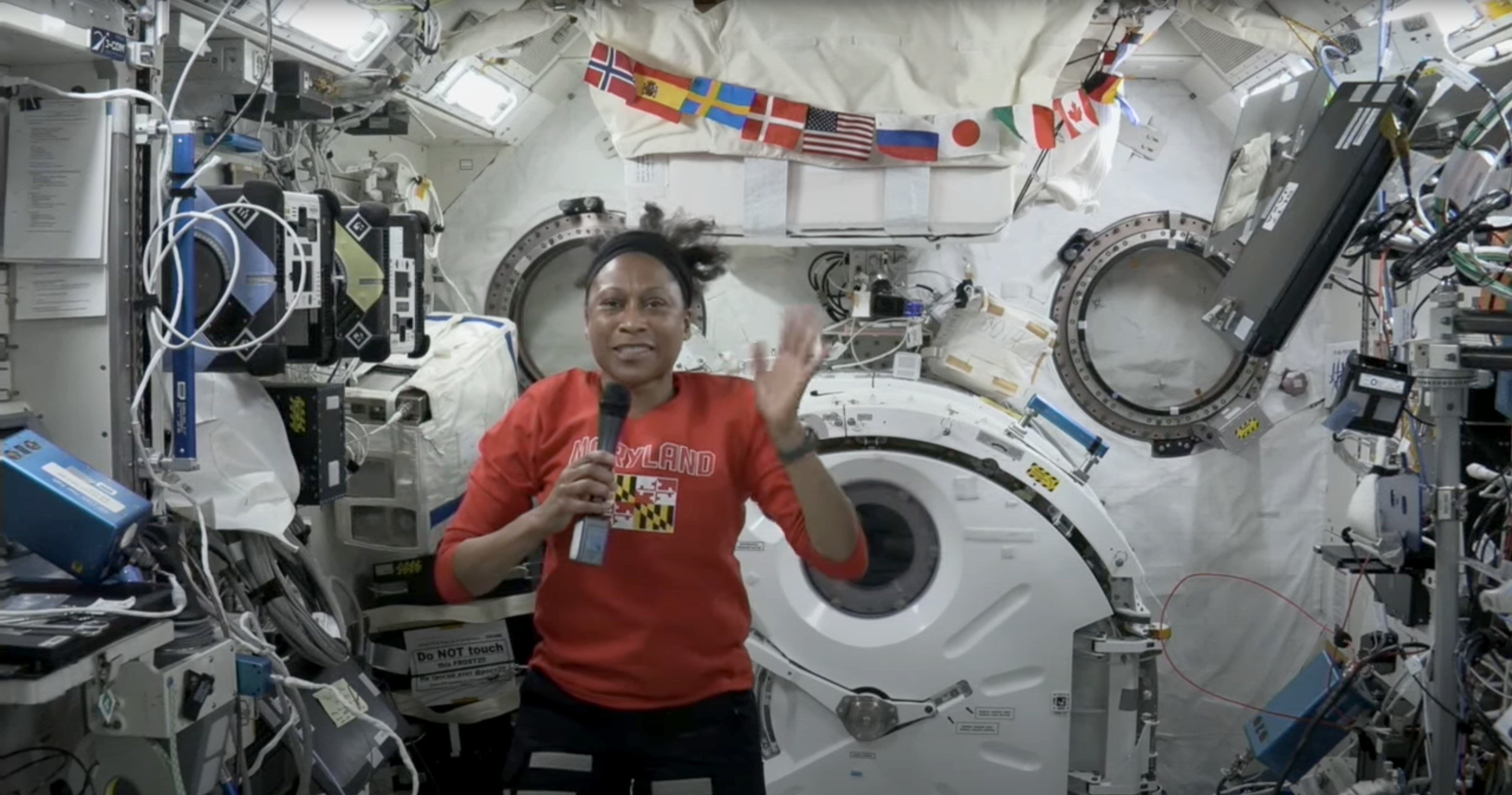 Jeanette Epps on ISS floats and waves
