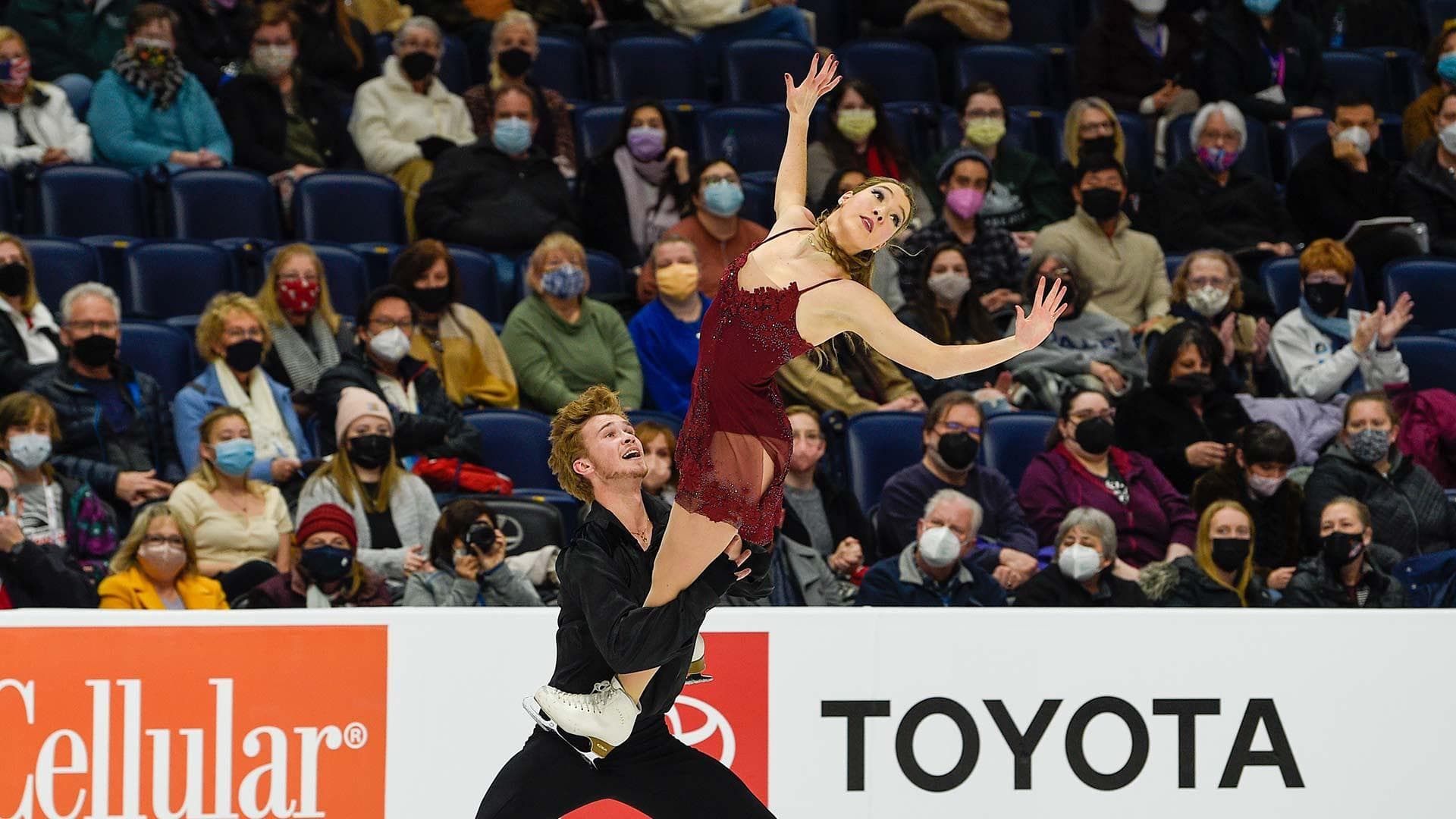 ice dancers Lorraine McNamara and Anton Spiridonov perform