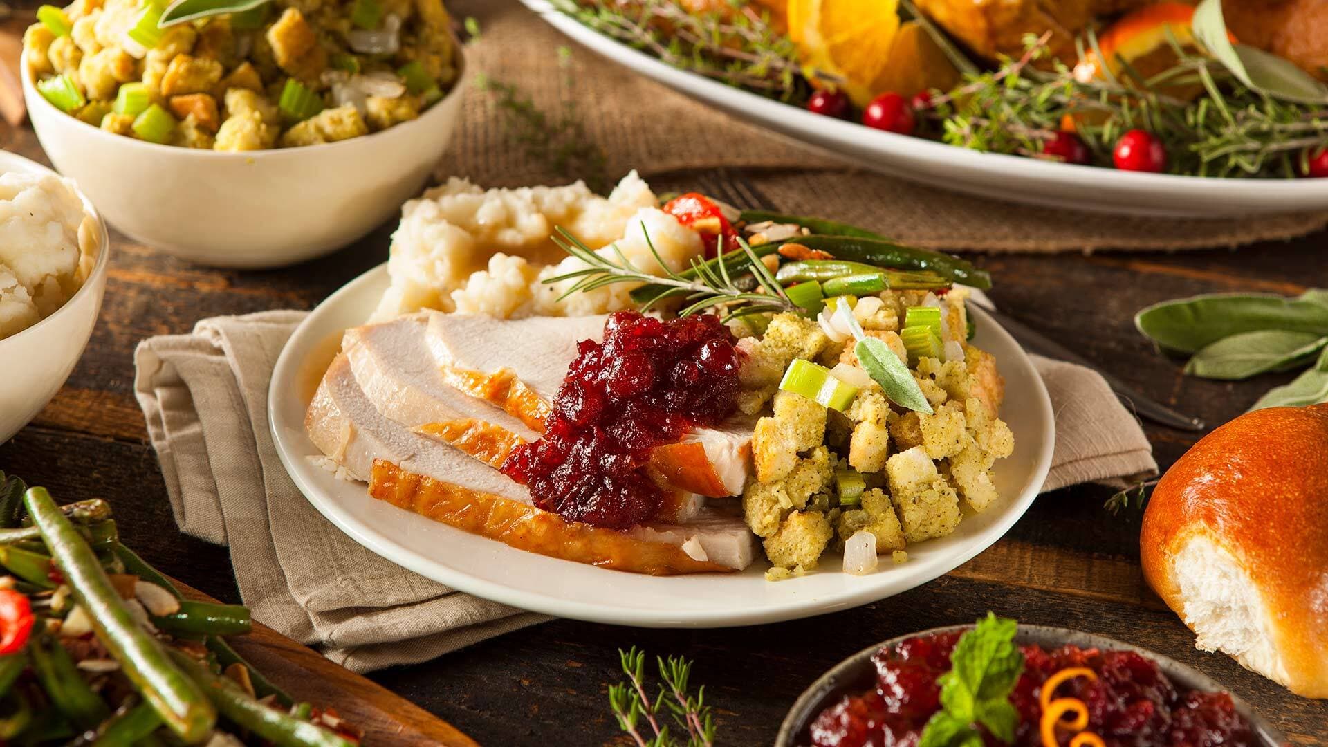 Plate of Thanksgiving food