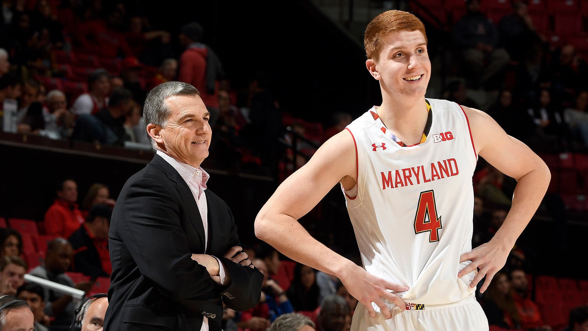 11 12 17 Turgeon on the sideline with current NBA player Atlanta Hawks Kevin Huerter 1920x1080