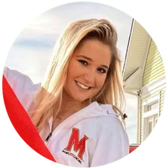 Alexis Savage headshot