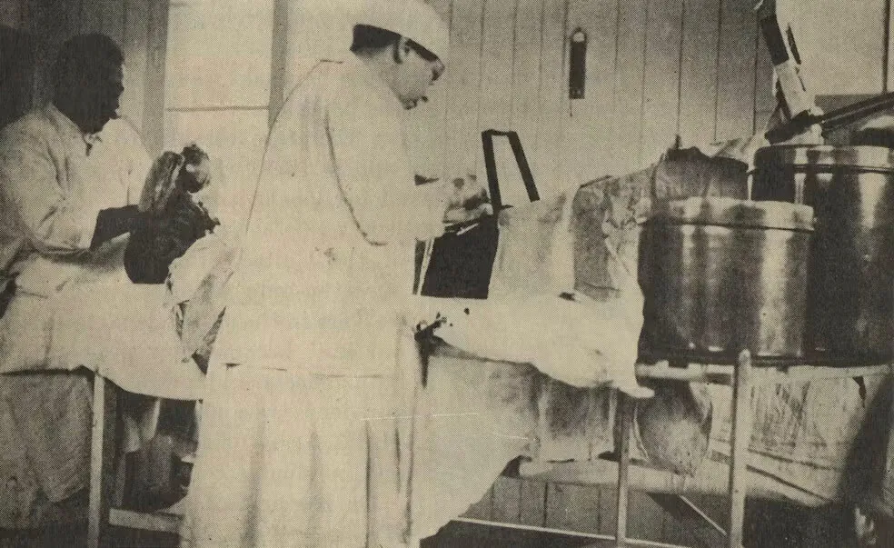 Caroline Sandford Finley works as physician