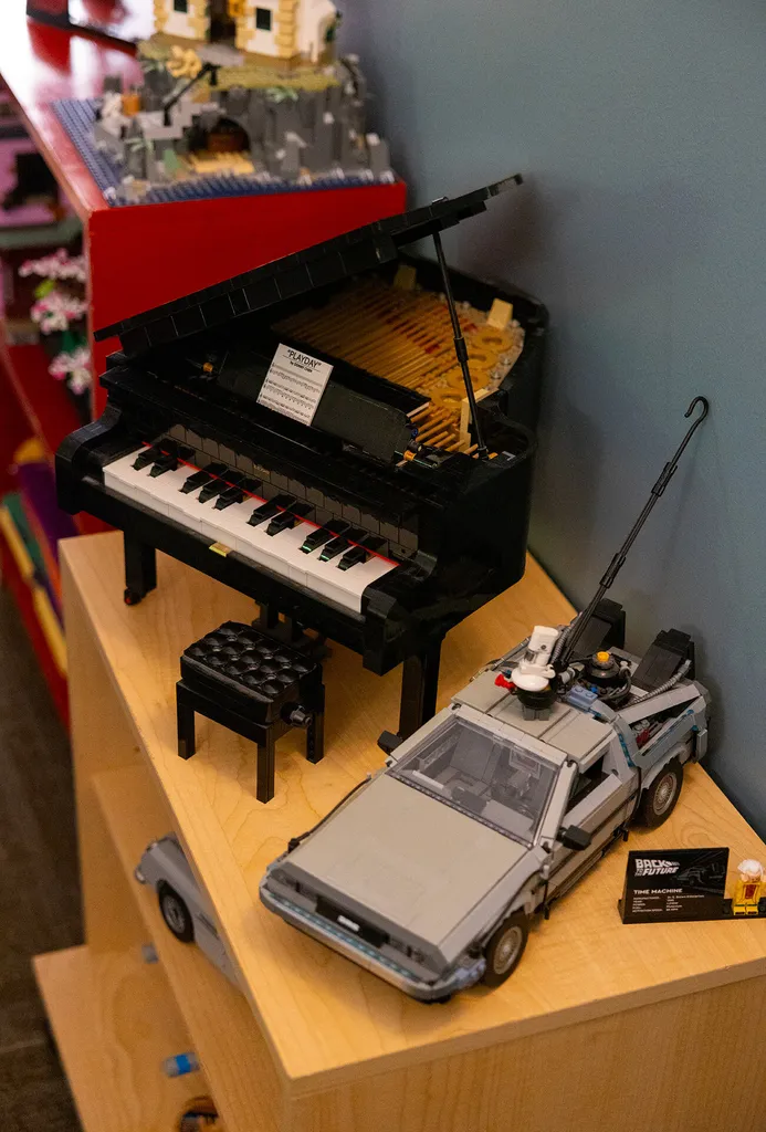 Lego piano and car
