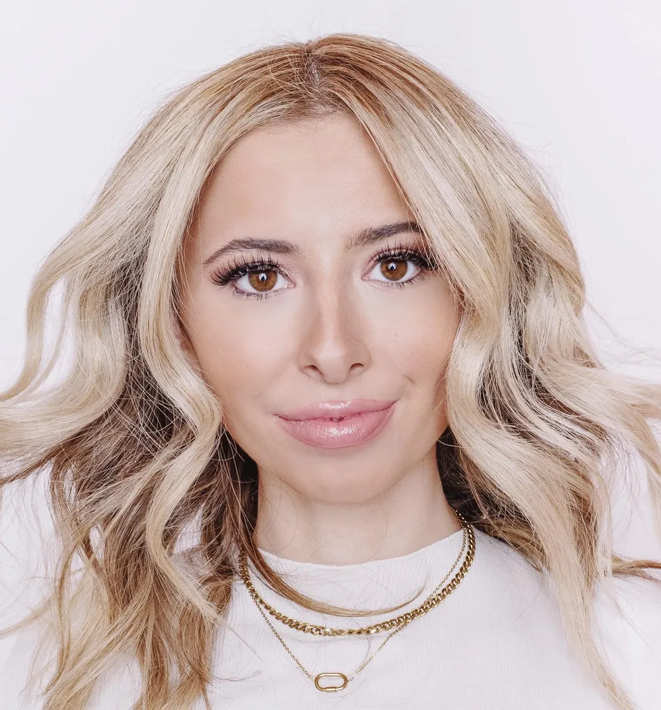 Sophia Stone headshot