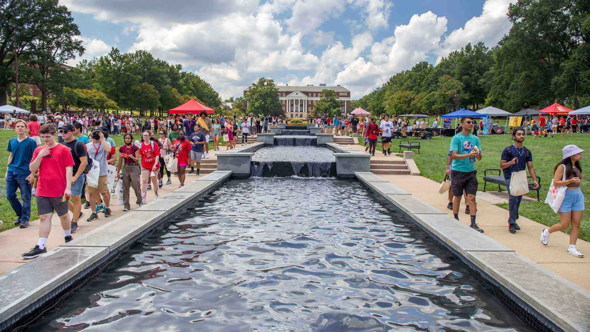 Students on McKeldin Mall during FreeFest