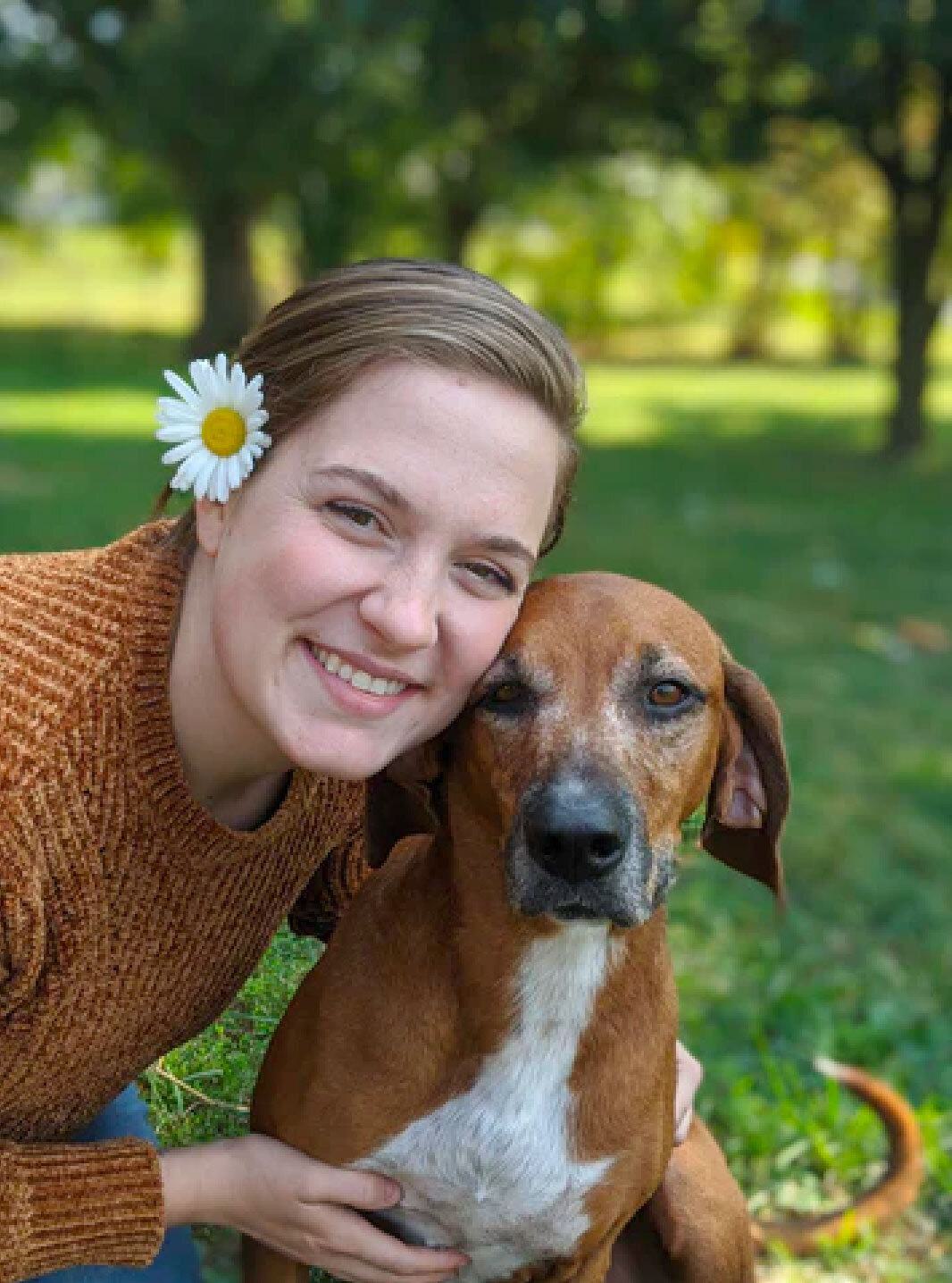 Harriet Harris poses with dog