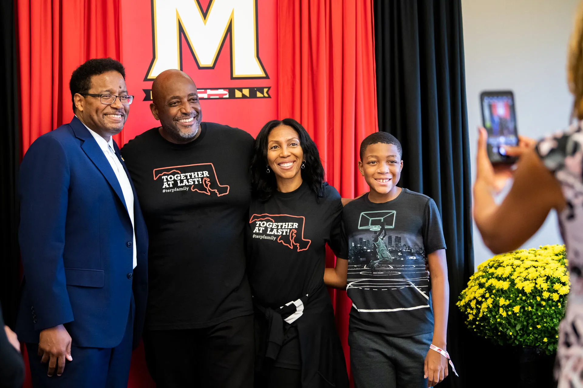 President Pines poses with parents