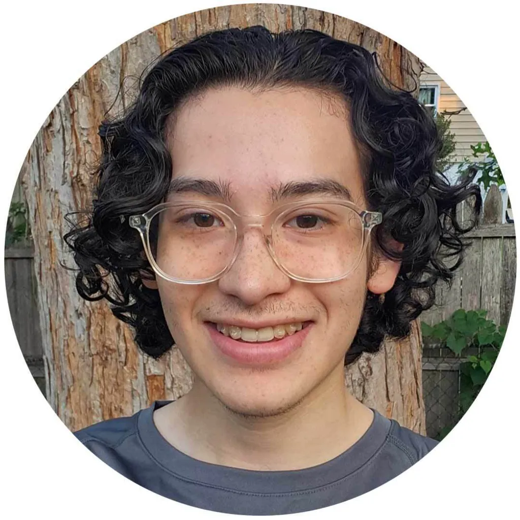 Javier Fuentes headshot