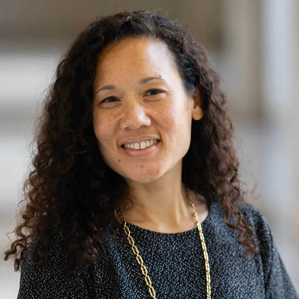 Willow Lung-Amam headshot