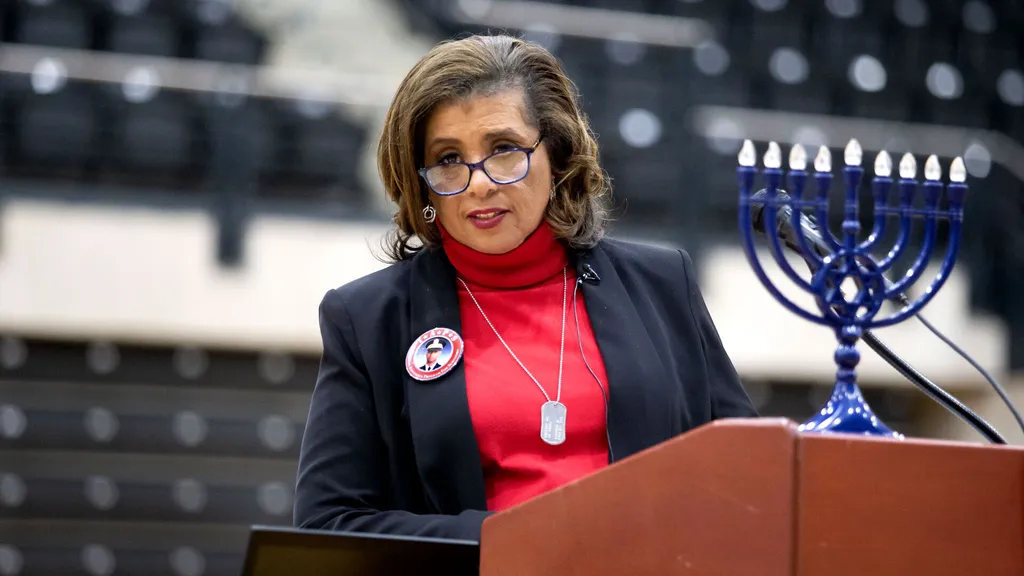 Mrs. Collins speaks at "Spin Love, Not Hate" event