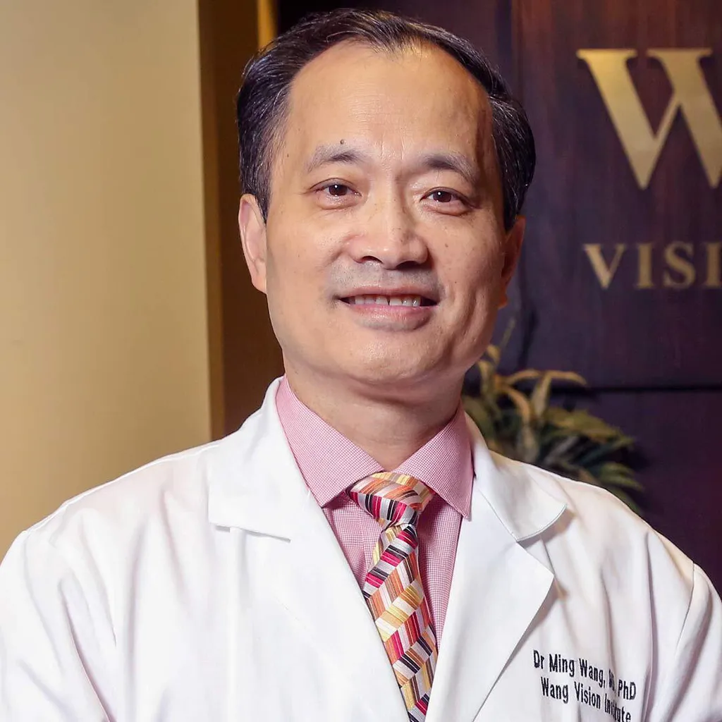 Ming Wang headshot