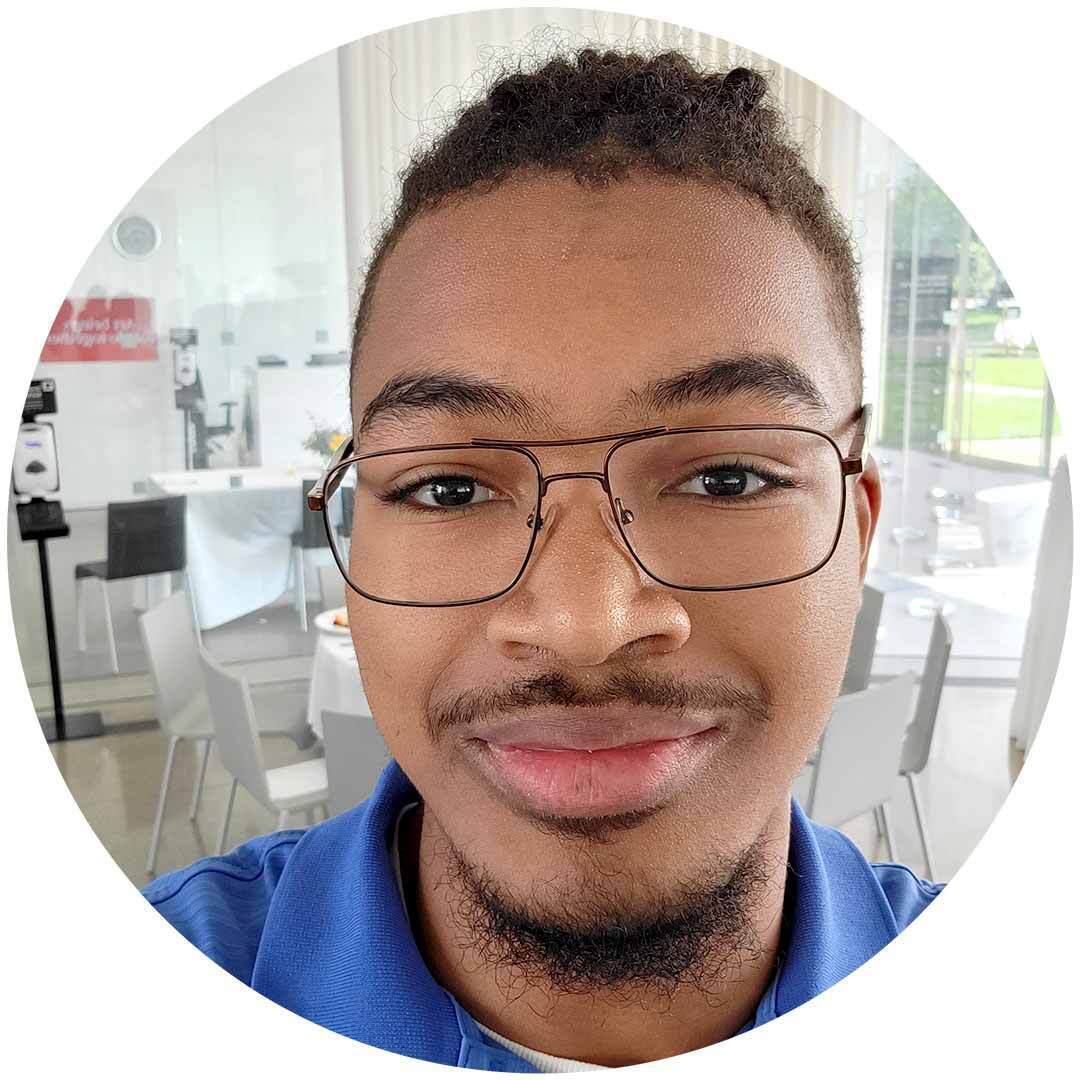 Raymond Flowers headshot