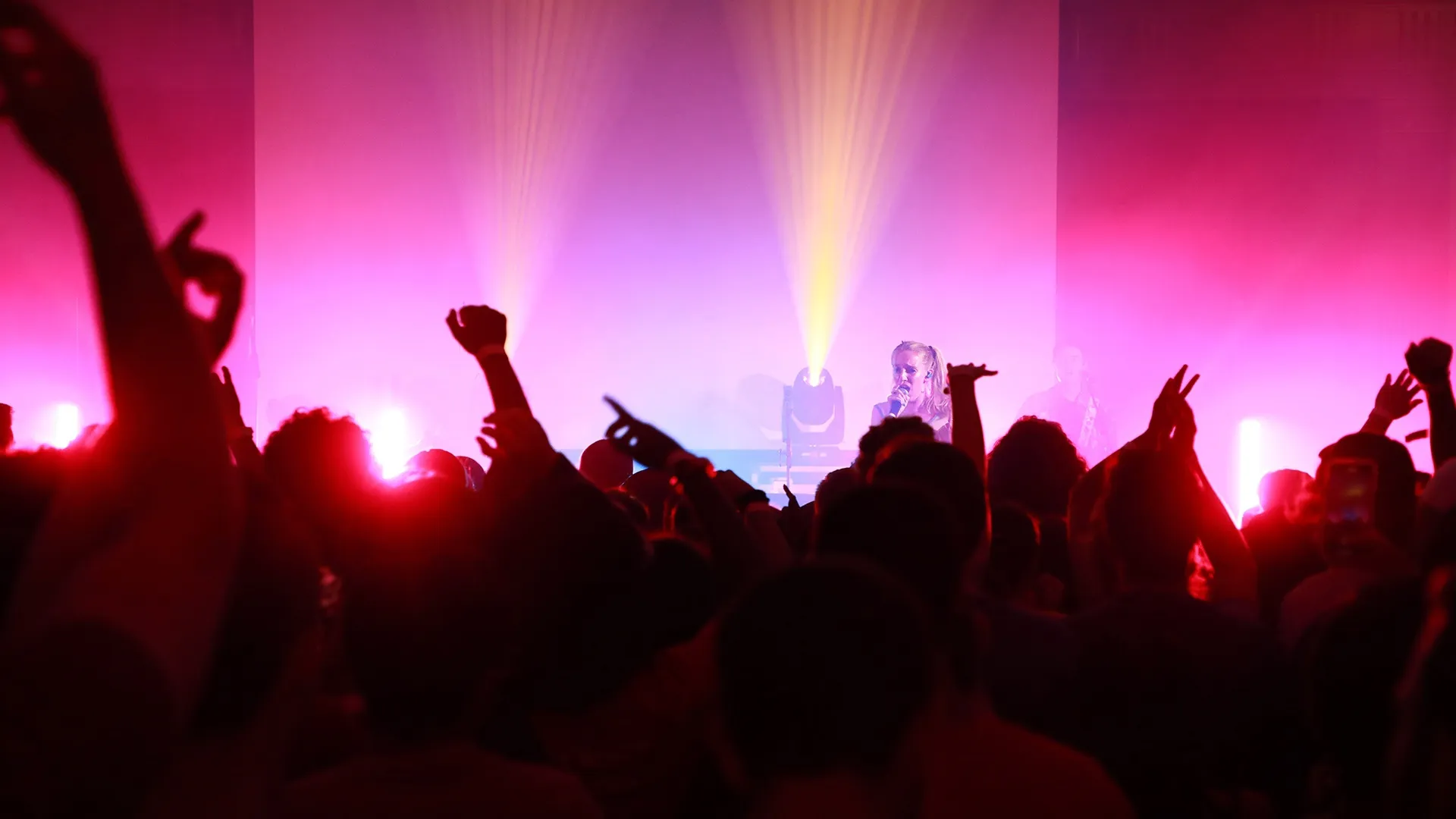 Student Entertainment Events’ Moonlit Music Concert