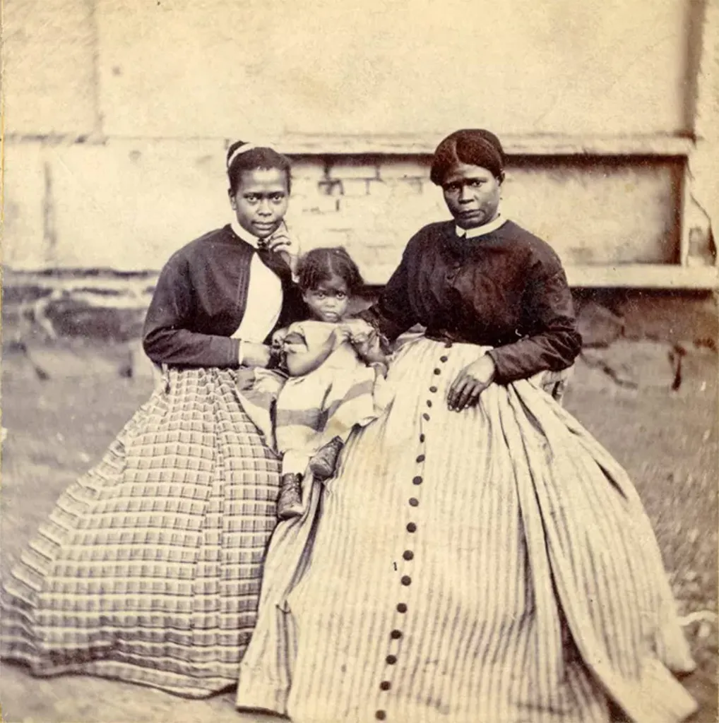 Selina Gray and daughters