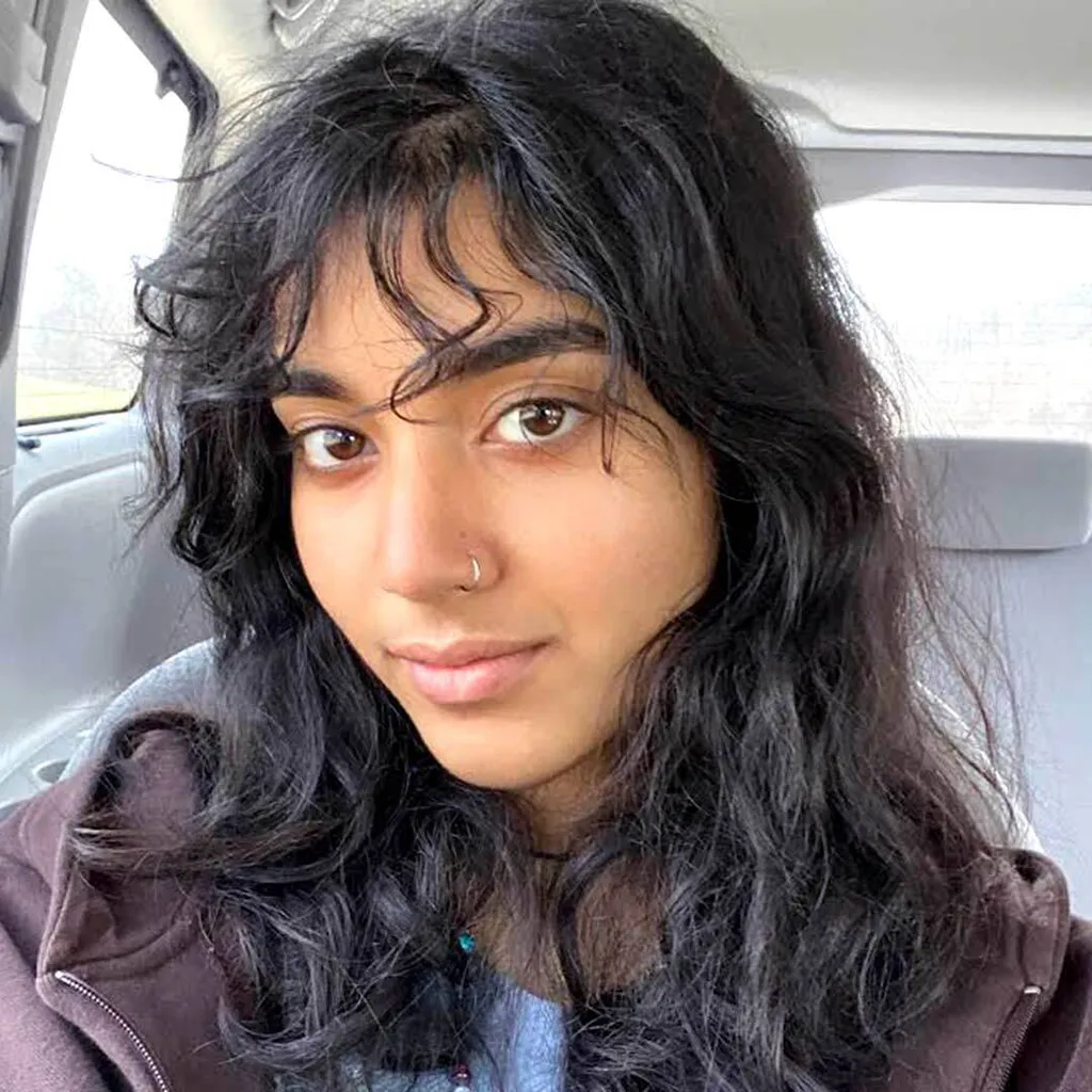 Shreya Jha headshot