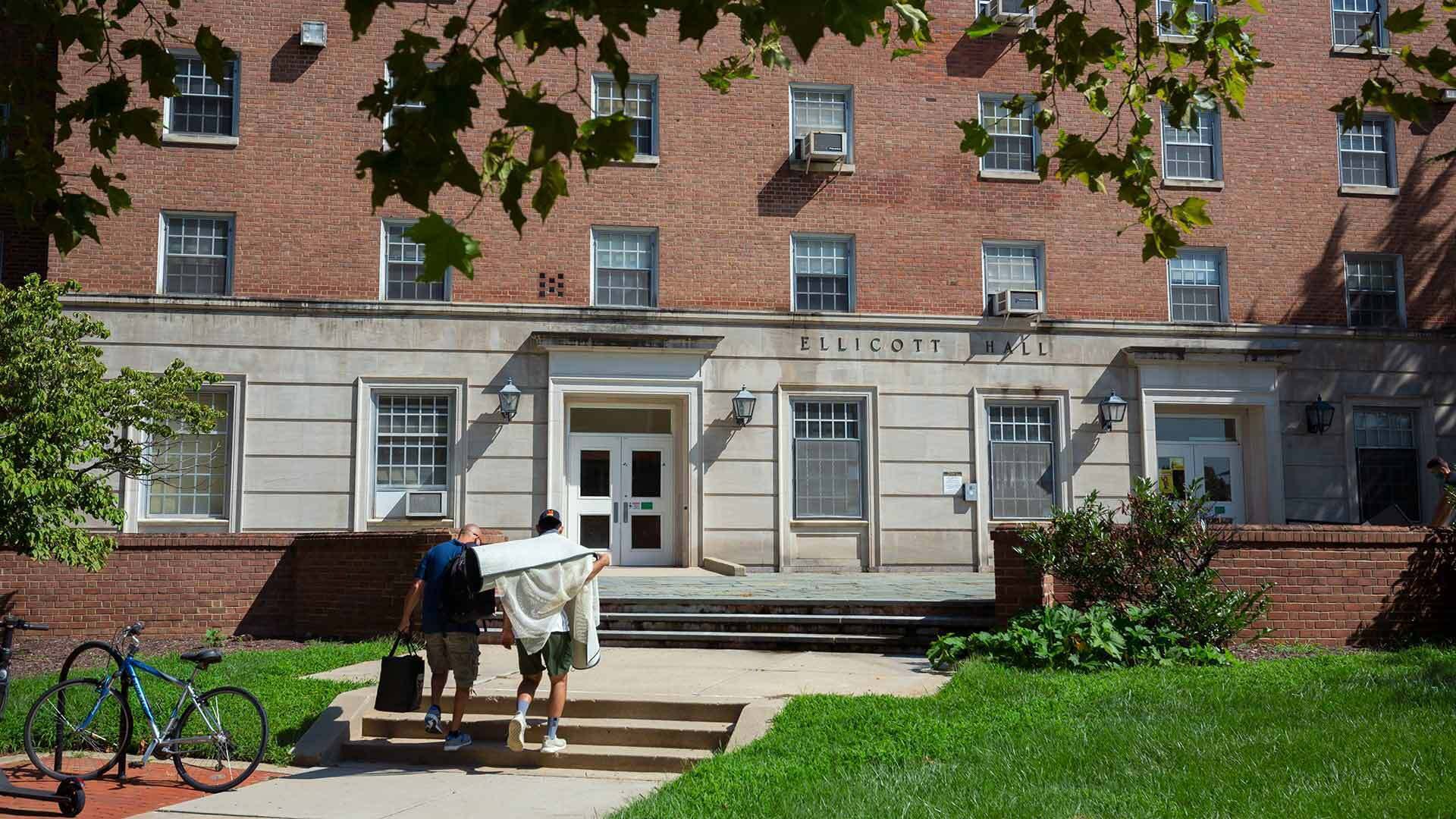 Students Move In 08172020 SC 4671 1920x1080